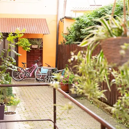 2- Posteľová Izba S Kuchynkou A Kúpeľňou Riško V