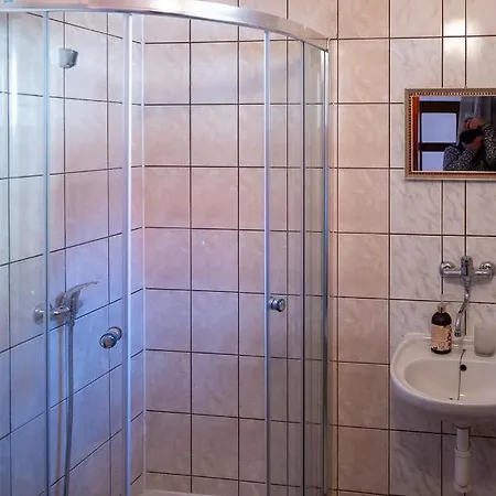 2- Postelova Izba S Kupelnou A Kuchynkou Risko V Trstená