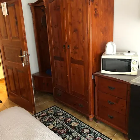 2- Posteľová Izba S Kuchynkou A Kúpeľňou Riško V Appartamento *