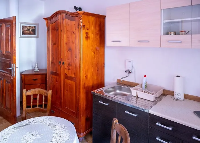 Lägenhet 2- Postelova Izba S Kupelnou A Kuchynkou Risko V *