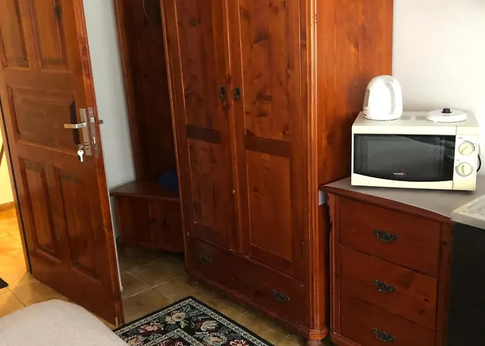 2- Postelova Izba S Kupelnou A Kuchynkou Risko V Lägenhet *